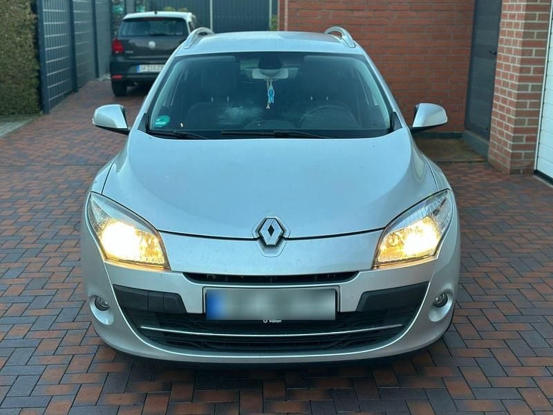 Gebraucht Renault Mégane GrandTour 106 PS (77 kW) 2009 Silber Kombi