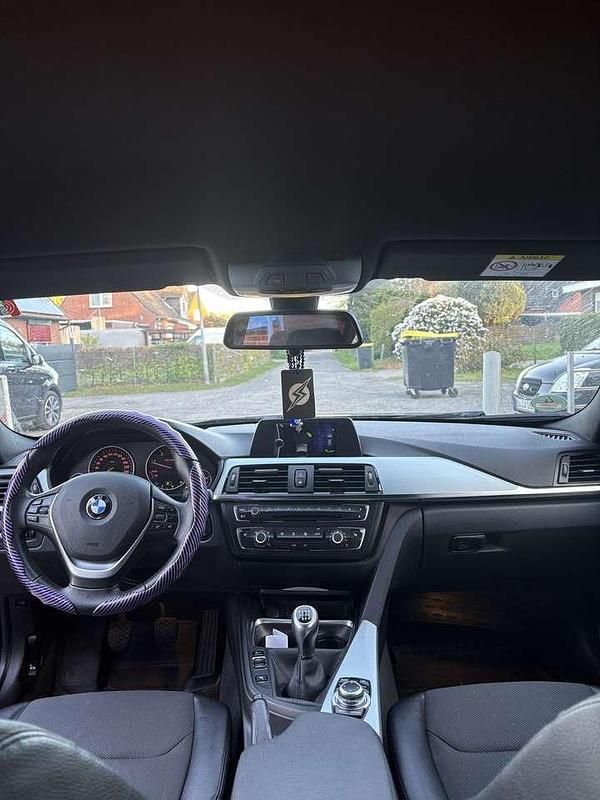 Gebraucht BMW 318 Gran Turismo 143 PS (105 kW) 2013 Limousine