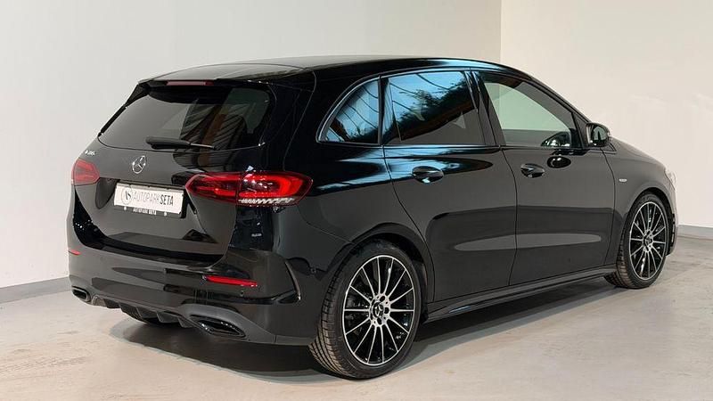 Gebraucht Mercedes B180 AMG 136 PS (100 kW) 2021 Schwarz Van / Kleinbus