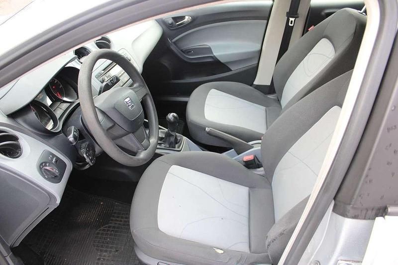 Silber Gebraucht 2016 Seat Ibiza ST Reference Kombi | 7.700 € (Etwas zu teuer) - Bild 1/1