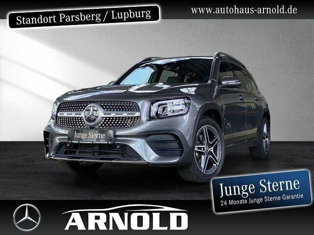 Grau (mountaingrau) Gebraucht 2022 Mercedes GLB180 AMG line SUV | 34.750 € (Fairer Preis) - Bild 1/4