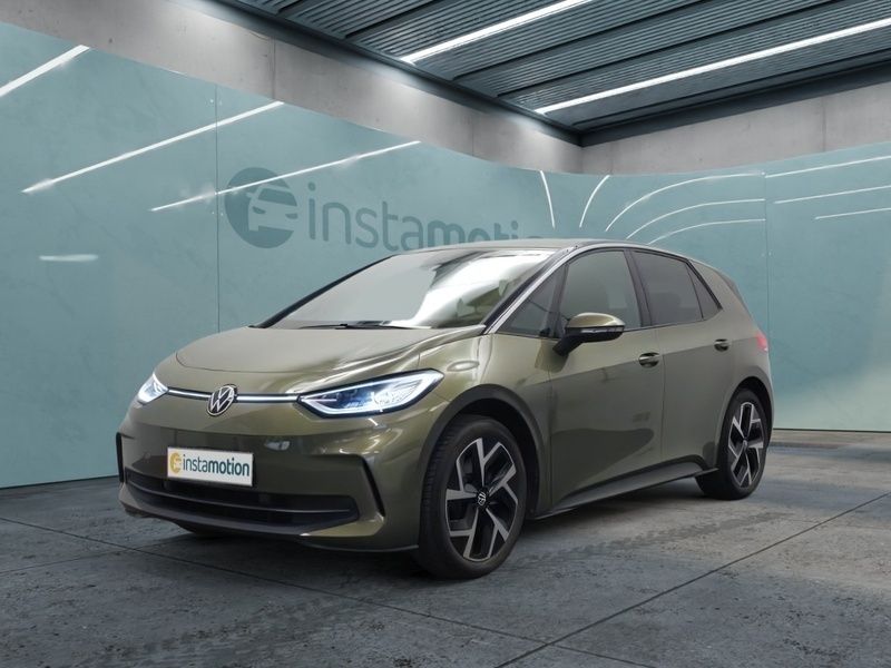 Grün Gebraucht 2023 VW ID.3 Pro Kleinwagen | 32.749 € - Bild 1/4