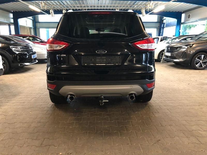 Gebraucht Ford Kuga Titanium 110 PS (80 kW) 2015 Schwarz SUV
