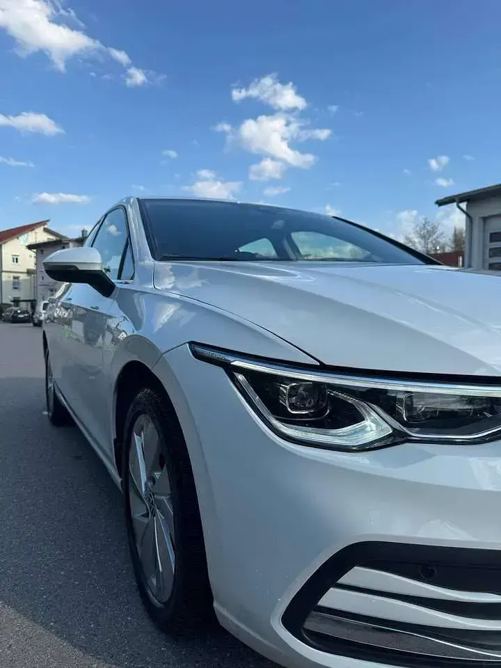 Gebraucht VW Golf VIII Style 204 PS (150 kW) 2022 Weiß Limousine