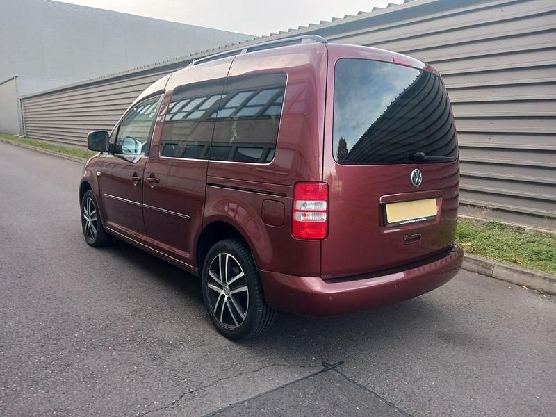 Gebraucht VW Caddy Edition 140 PS (102 kW) 2015 Rot Van / Kleinbus