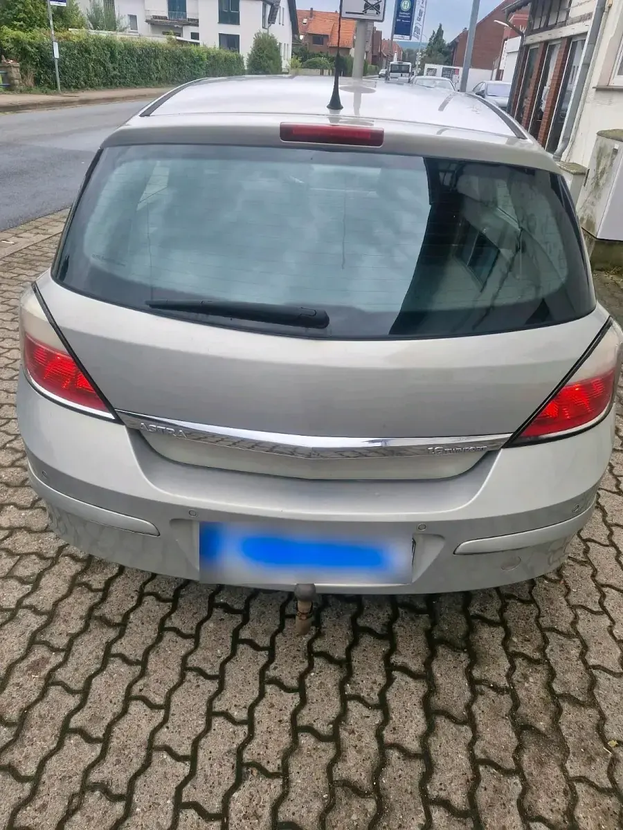 Gebraucht Opel Astra 105 PS (77 kW) 2006 Silber Kleinwagen