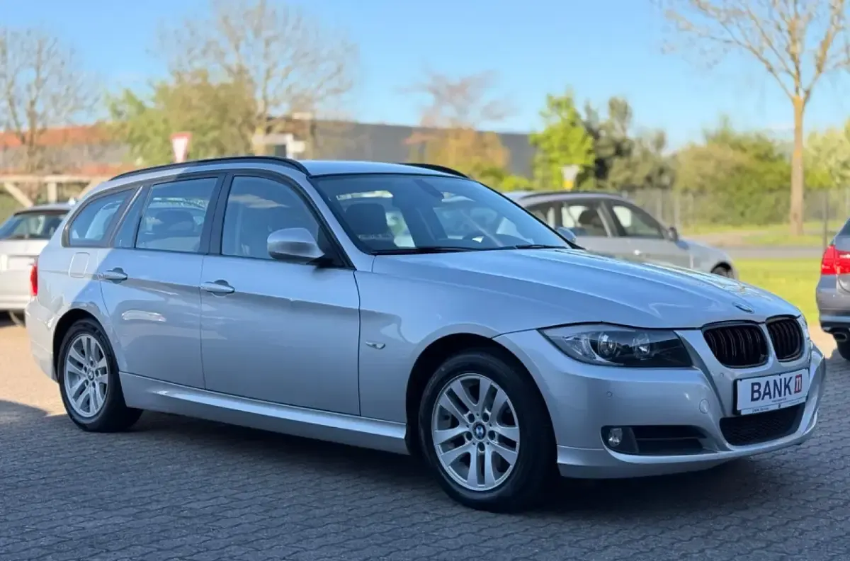 Gebraucht BMW 318 Comfort Edition 143 PS (105 kW) 2010 Silber Kombi