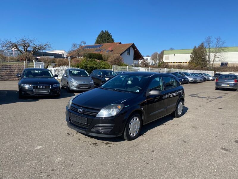 Schwarz Gebraucht 2004 Opel Astra Limousine | 1.700 € (Fairer Preis) - Bild 1/4