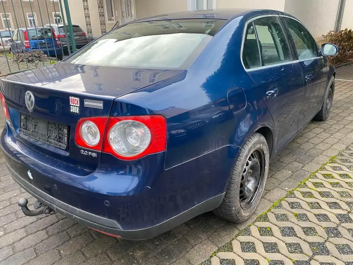 Gebraucht VW Jetta 150 PS (110 kW) 2006 Blau Limousine