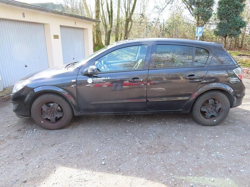 Gebraucht Opel Astra 90 PS (66 kW) 2008 Schwarz Limousine