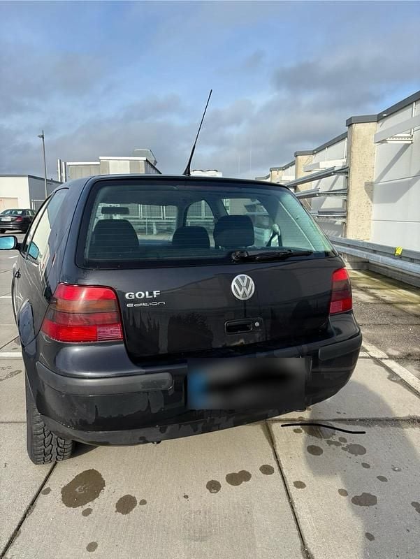 Gebraucht VW Golf IV 75 PS (55 kW) 2001 Schwarz Kleinwagen