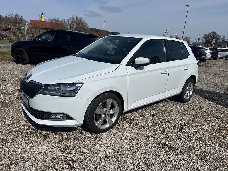 Gebraucht Skoda Fabia Cool Plus 60 PS (44 kW) 2020 Weiß Limousine