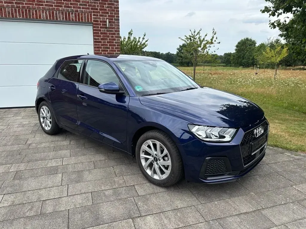 Gebraucht Audi A1 Sportback Sport 95 PS (69 kW) 2024 Blau Kleinwagen