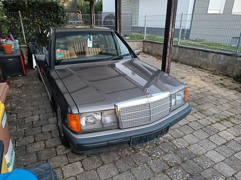 Gebraucht Mercedes 190 118 PS (86 kW) 1989 Grau Limousine