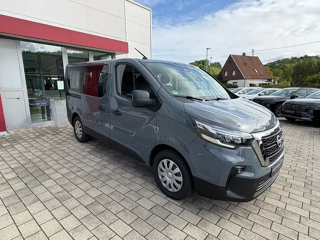 Second-hand Nissan Primastar N-Connecta 110 CP (80 kW) 2025 Gri Monovolum