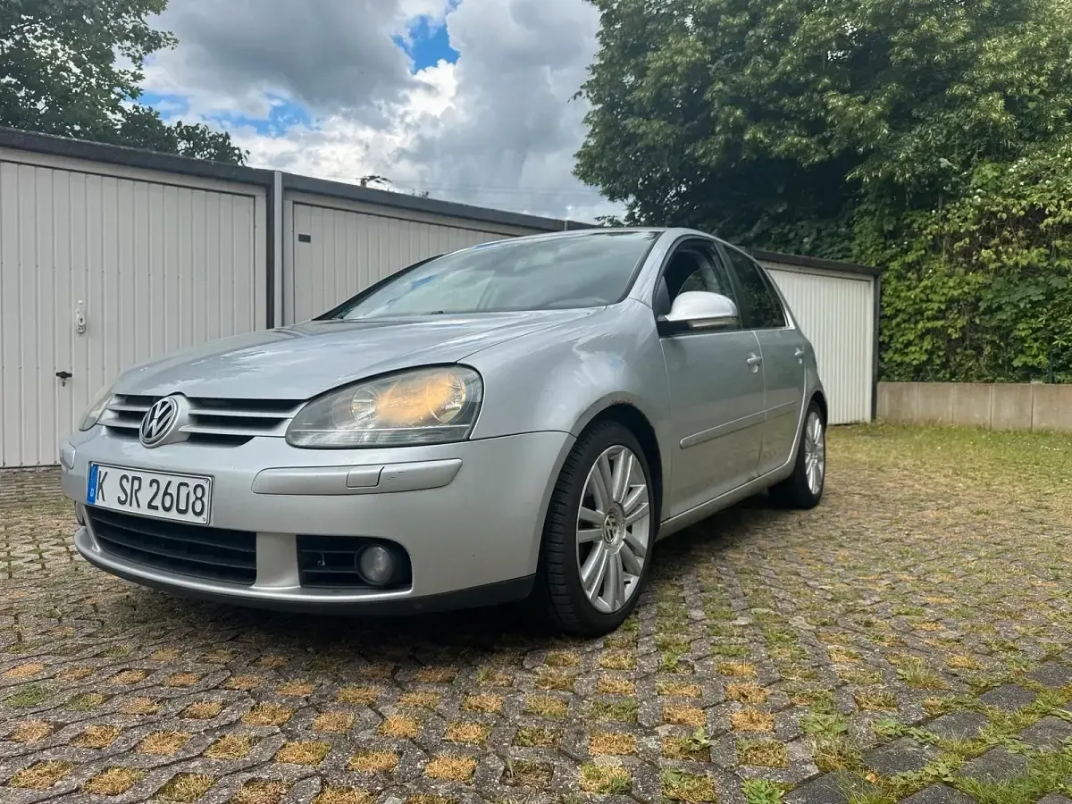 Gebraucht VW Golf V 140 PS (102 kW) 2005 Silber Kleinwagen