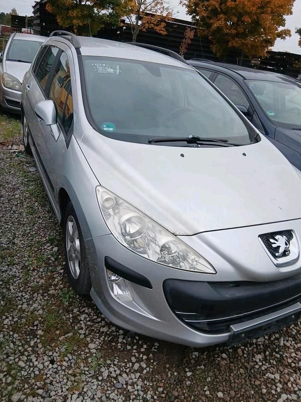 Grau Gebraucht 2010 Peugeot 308 Kombi | 1.199 € (Guter Preis) - Bild 1/4
