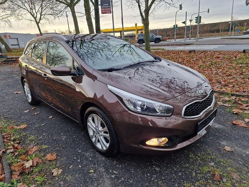 Gebraucht Kia Ceed Sportswagon Edition 7 99 PS (72 kW) 2012 Braun Kombi