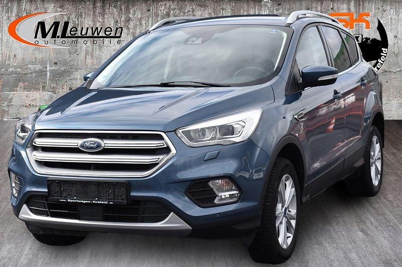Gebraucht Ford Kuga Titanium 150 PS (110 kW) 2019 Blau SUV