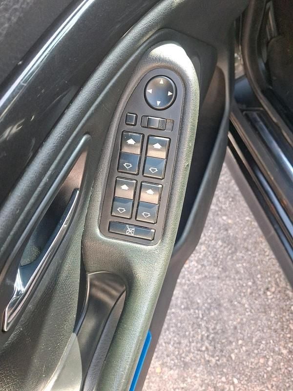 Gebraucht BMW 525 165 PS (121 kW) 2002 Schwarz Limousine