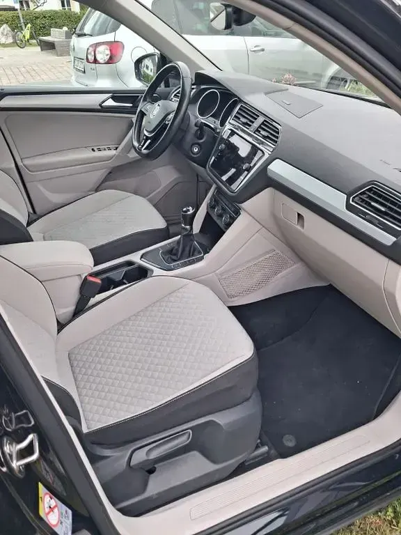 Gebraucht VW Tiguan Comfortline 125 PS (91 kW) 2018 Schwarz SUV