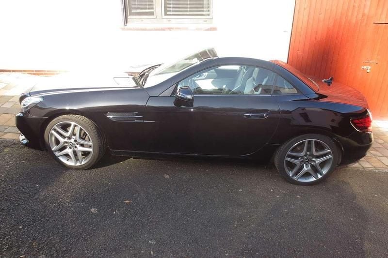Gebraucht Mercedes SLC200 184 PS (135 kW) 2017 Schwarz Cabrio
