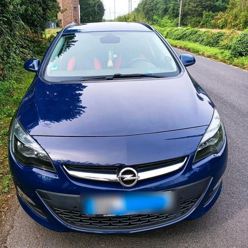 Blau Gebraucht 2014 Opel Astra Kombi | 5.799 € (Fairer Preis) - Bild 1/4