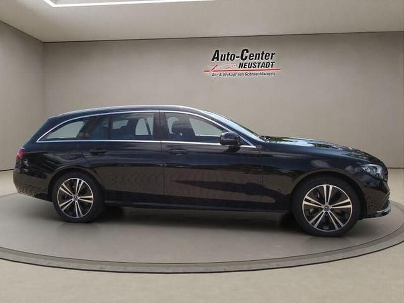 Gebraucht Mercedes E400 330 PS (242 kW) 2021 Schwarz Limousine