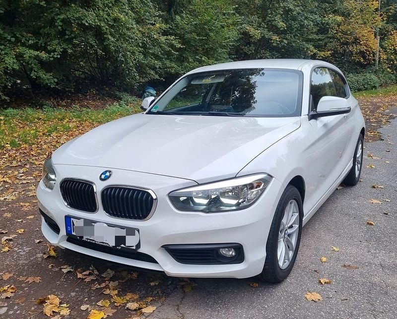 Gebraucht BMW 120 Advantage 184 PS (135 kW) 2018 Weiß Kleinwagen