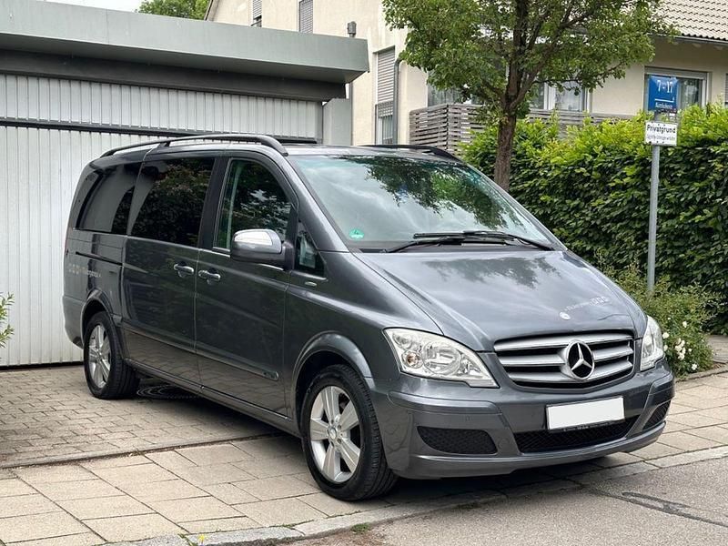 Grau Gebraucht 2011 Mercedes Viano Edition Van / Kleinbus | 15.900 € (Fairer Preis) - Bild 1/4