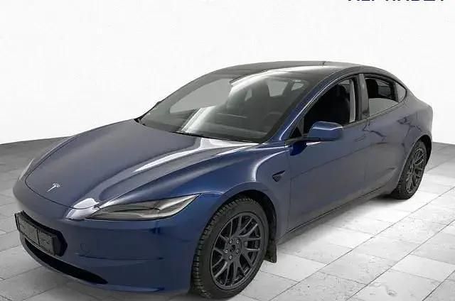 Second-hand Tesla Model 3 366 kW (498 CP) 2024 Albastru Berlinǎ