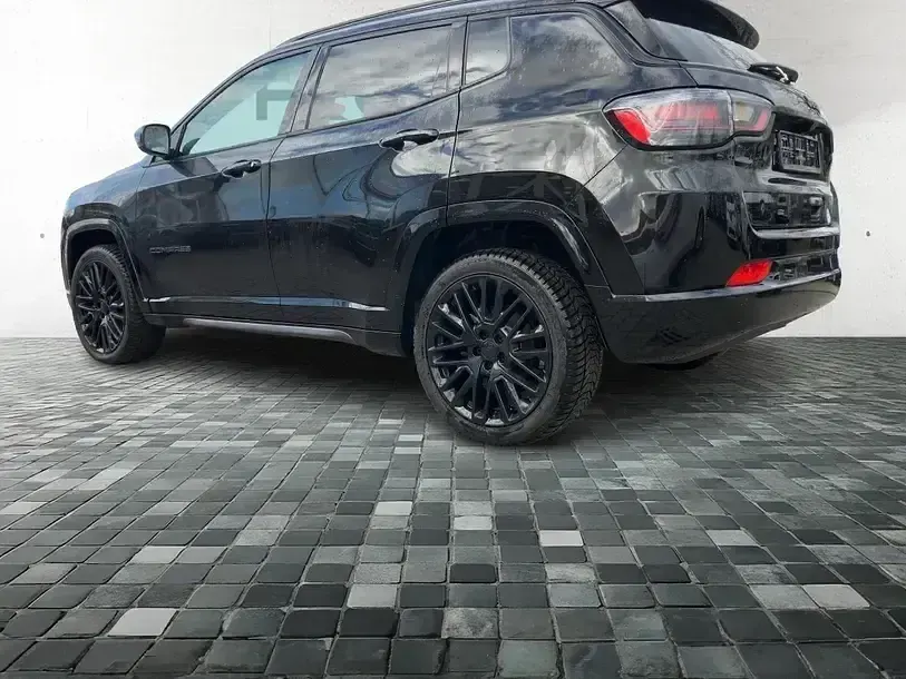 Gebraucht Jeep Compass Night Eagle 131 PS (96 kW) 2023 Solid black (5ck) SUV