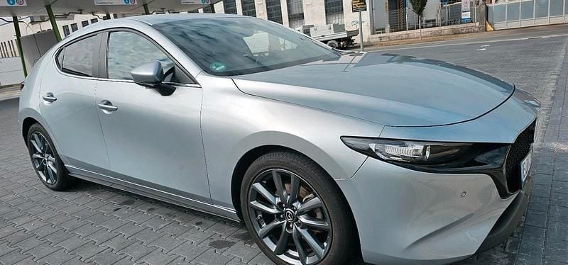 Silber Gebraucht 2020 Mazda 3 Selection Limousine | 18.499 € (Superpreis) - Bild 1/4