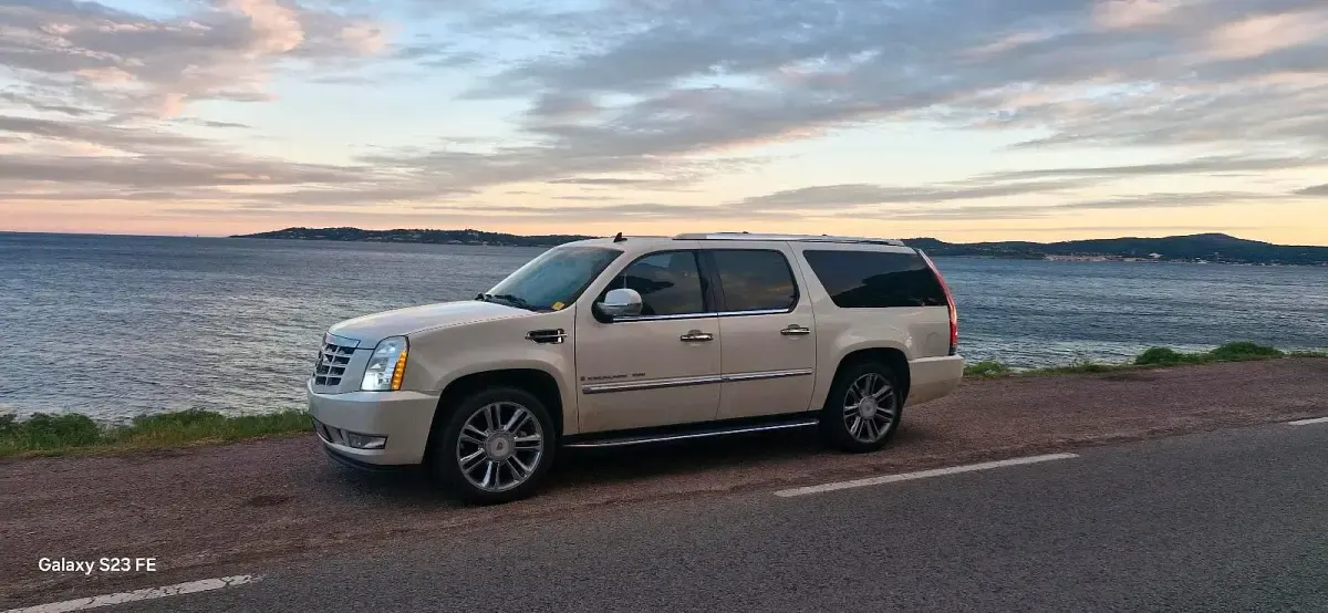 Gebraucht Cadillac Escalade 409 PS (300 kW) 2009 Weiß SUV