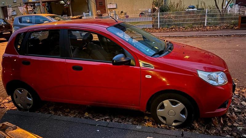 Gebraucht Chevrolet Aveo 84 PS (61 kW) 2009 Rot Kleinwagen