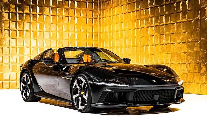 Schwarz Neu 2026 Ferrari 12 Cilindri Cabrio | 618.800 € - Bild 1/4