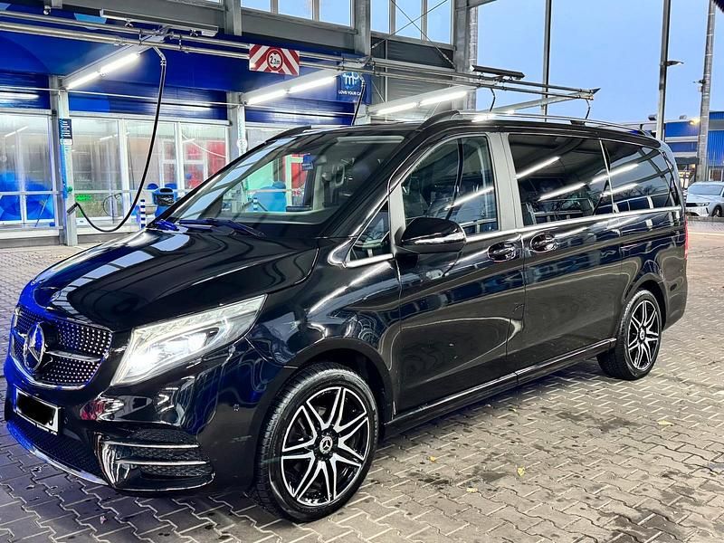 Schwarz Gebraucht 2015 Mercedes V250 AMG line Van / Kleinbus | 26.700 € (Superpreis) - Bild 1/4