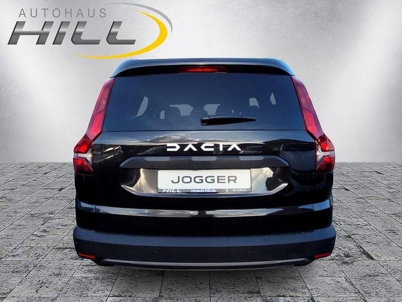 Gebraucht Dacia Jogger Expression 110 PS (80 kW) 2025 Schwarz Van / Kleinbus
