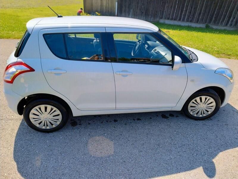 Weiß Gebraucht 2016 Suzuki Swift Club Kleinwagen | 7.990 € (Fairer Preis) - Bild 1/4