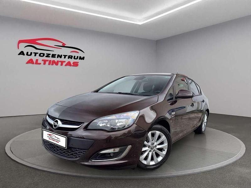 Usata Opel Astra 140 CV (102 kW) 2013 Marrone Berlina