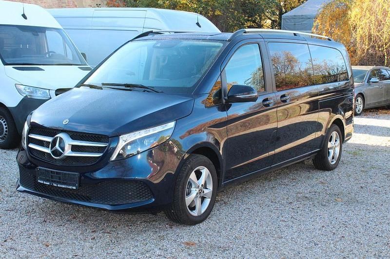 Blau Gebraucht 2022 Mercedes V250 Van / Kleinbus | 46.410 € (Fairer Preis) - Bild 1/4