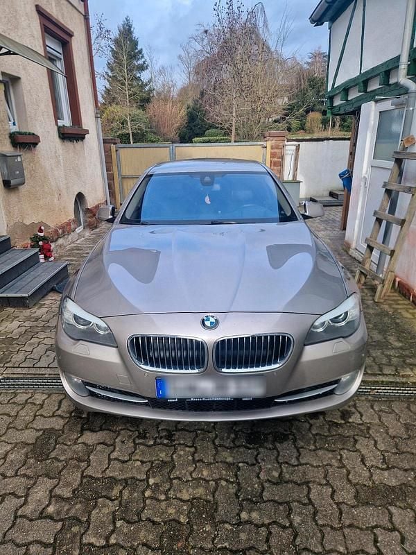 Grau Gebraucht 2013 BMW 525 Kombi | 10.700 € (Guter Preis) - Bild 1/4