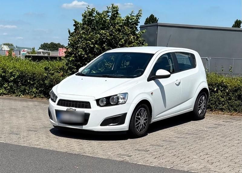 Weiß Gebraucht 2011 Chevrolet Aveo Kleinwagen | 2.999 € (Fairer Preis) - Bild 1/4
