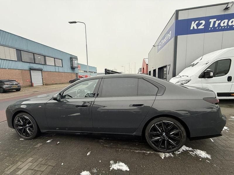 Gebraucht BMW i7 M Sport 334 kW (455 PS) 2024 Grau Limousine