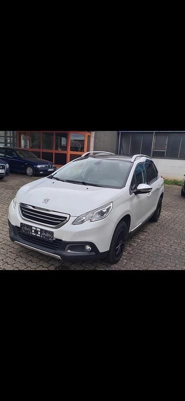 Weiß Gebraucht 2015 Peugeot 2008 SUV | 5.500 € (Guter Preis) - Bild 1/4