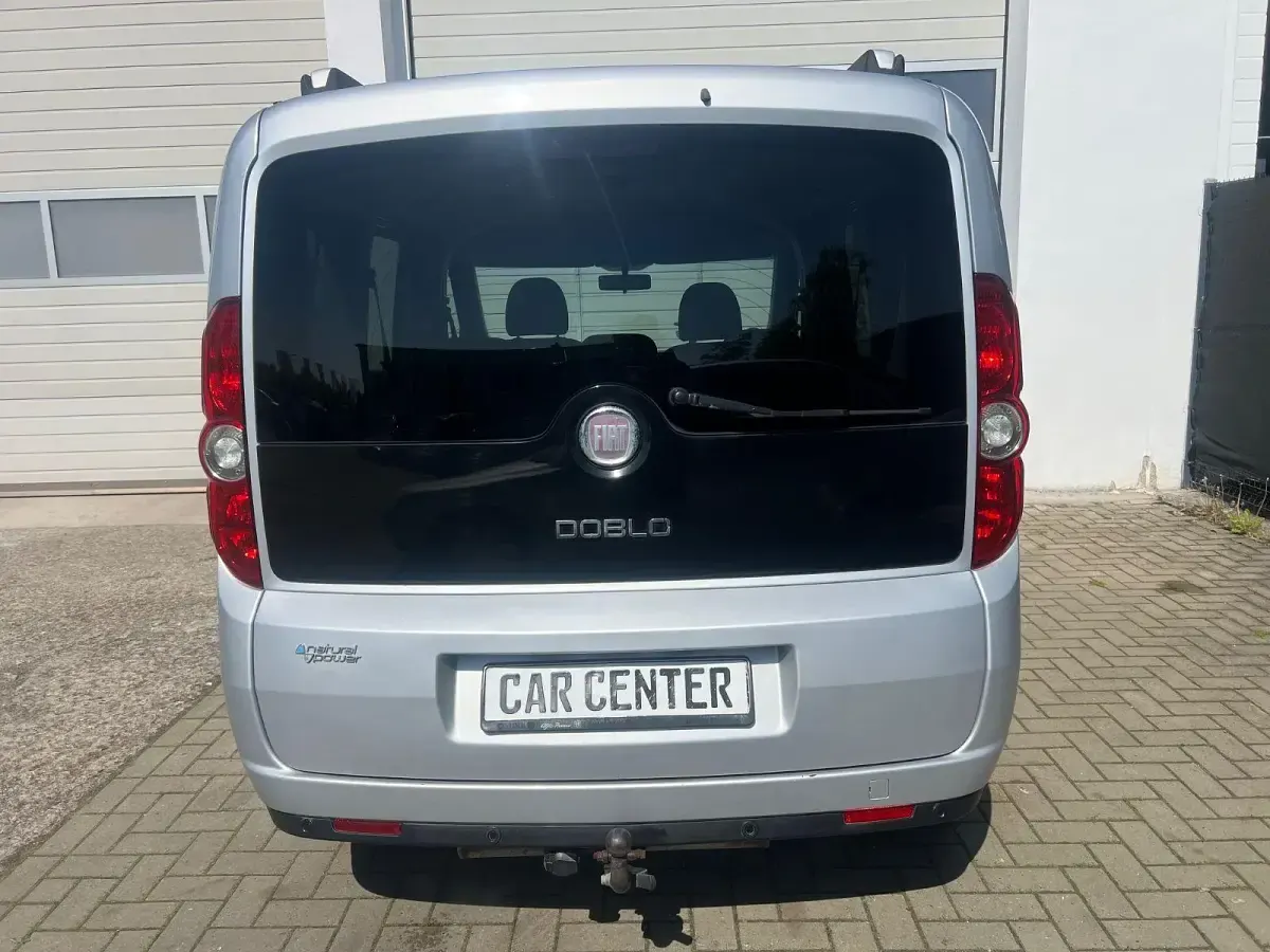 Gebraucht Fiat Doblò 120 PS (88 kW) 2012 Silber Van / Kleinbus