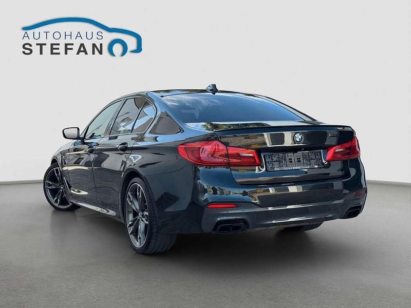 Gebraucht BMW 550 530 PS (389 kW) 2020 Saphirschwarz Limousine