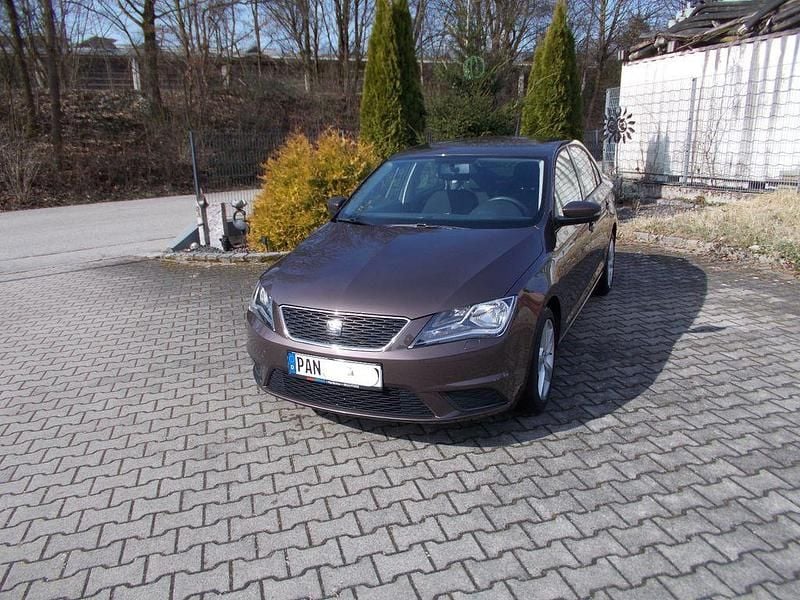 Gebraucht Seat Toledo Style 90 PS (66 kW) 2016 Braun Kleinwagen