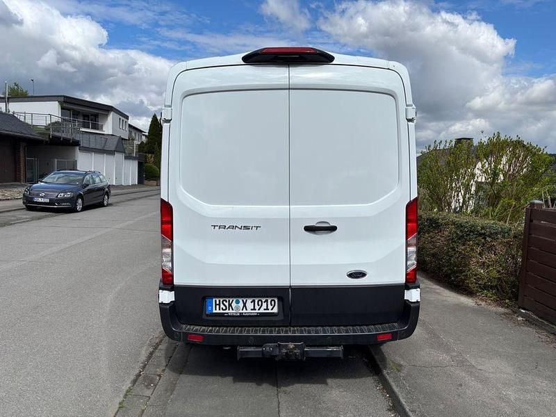 Usado Ford Transit 131 HP (96 kW) 2022 Branco Monovolume