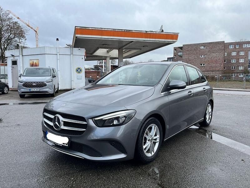 Gebraucht Mercedes B200 150 PS (110 kW) 2019 Grau Van / Kleinbus